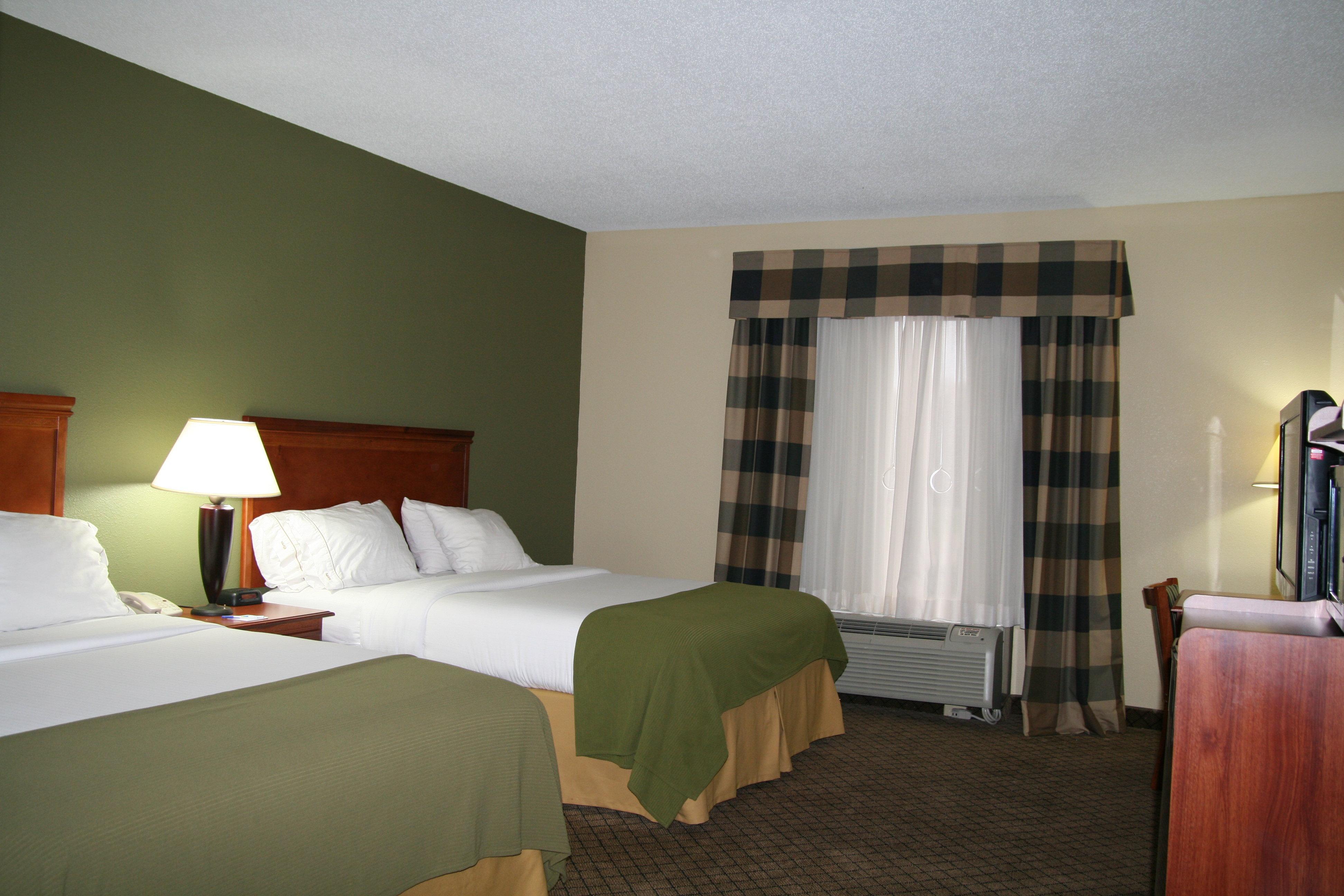 Holiday Inn Express & Suites Грийнууд Екстериор снимка